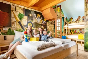 Unterkünfte - LEGOLAND Feriendorf Themenzimmer Abenteurer 6 Bett